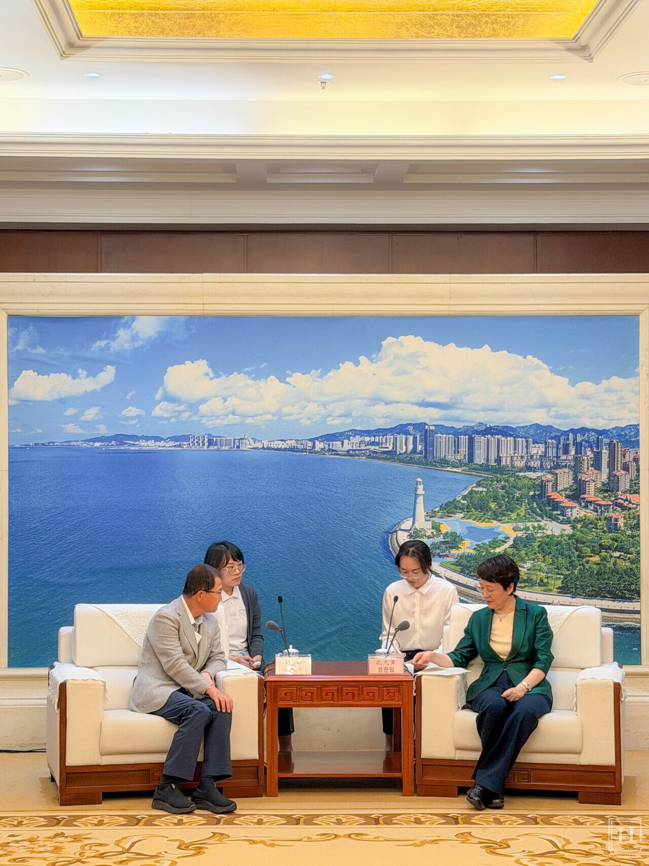 금호석유화학, 中 웨이하이시와 관광·신산업 협력 논의 - 뉴스 썸네일 이미지